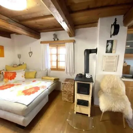 Andi's Berghuette Daire Weitensfeld